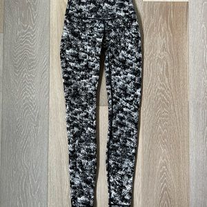 Lululemon wunder under leggings size 2